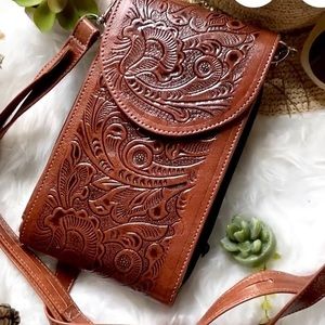 Handmade leather Crossbody Bag